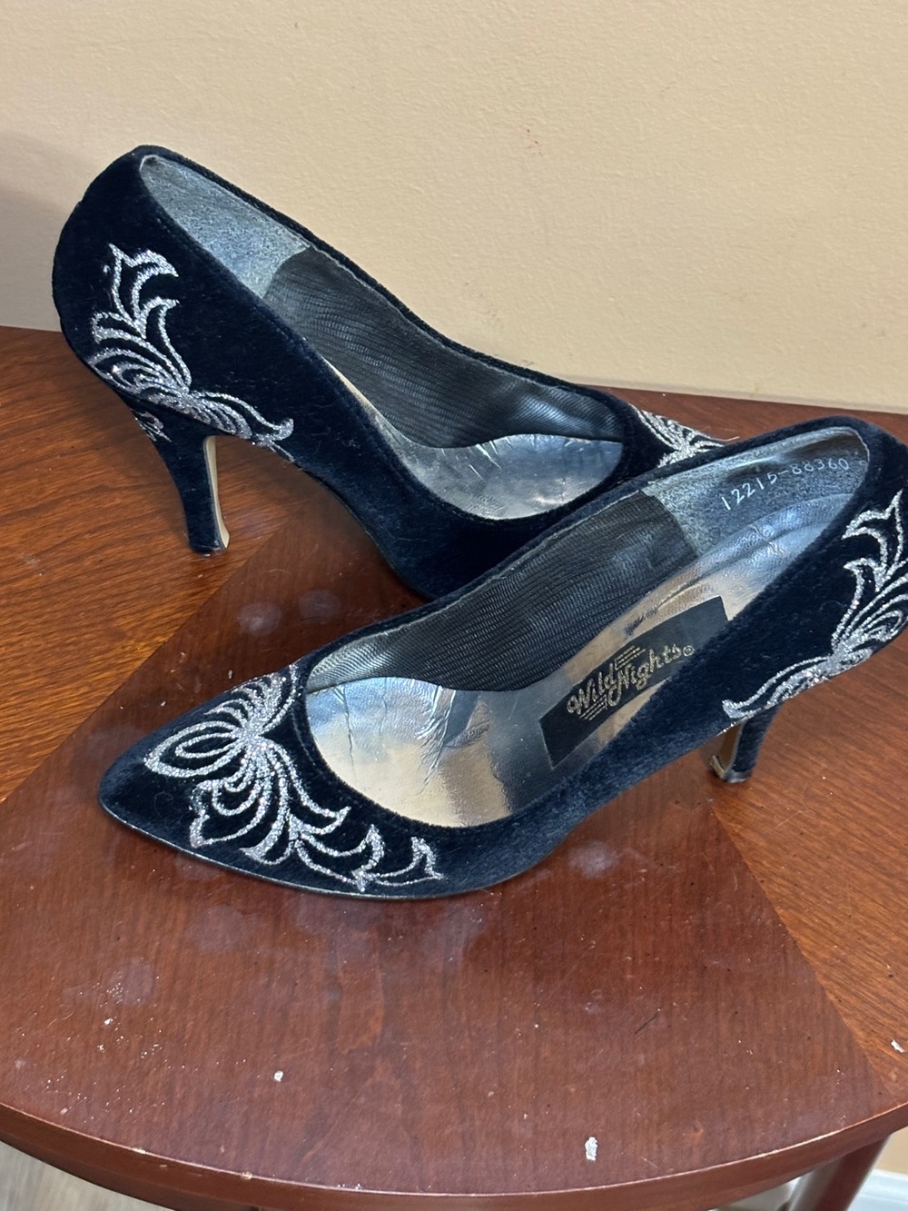 Wild Knights Black Velvet Embroidered Pointed-Toe Heels